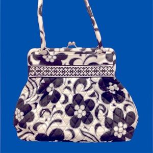 Rare Find! Beautiful Vera Bradley Black & White flower quilted shoulder bag. NEW